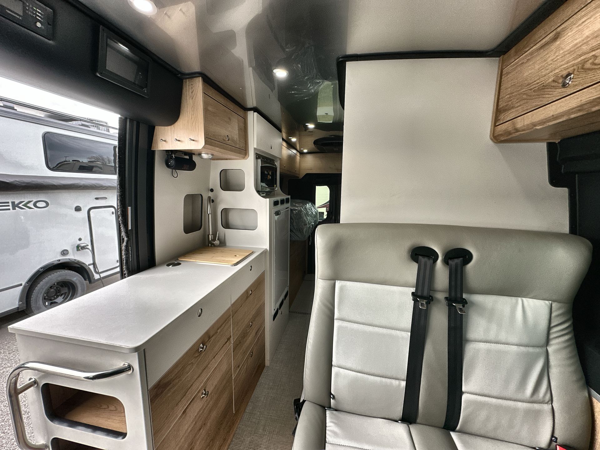 2026 Airstream Rangeline Base