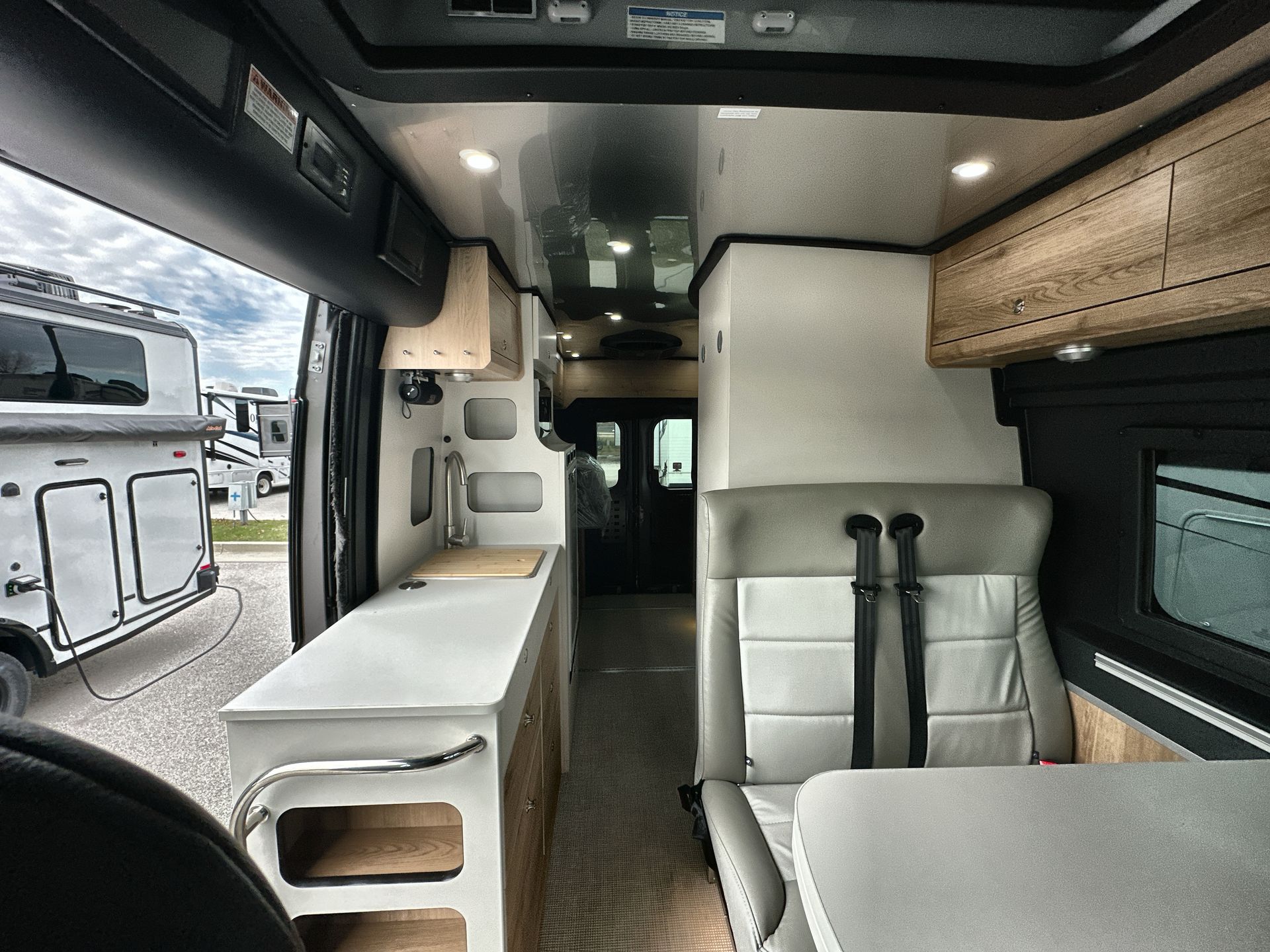 2026 Airstream Rangeline Base