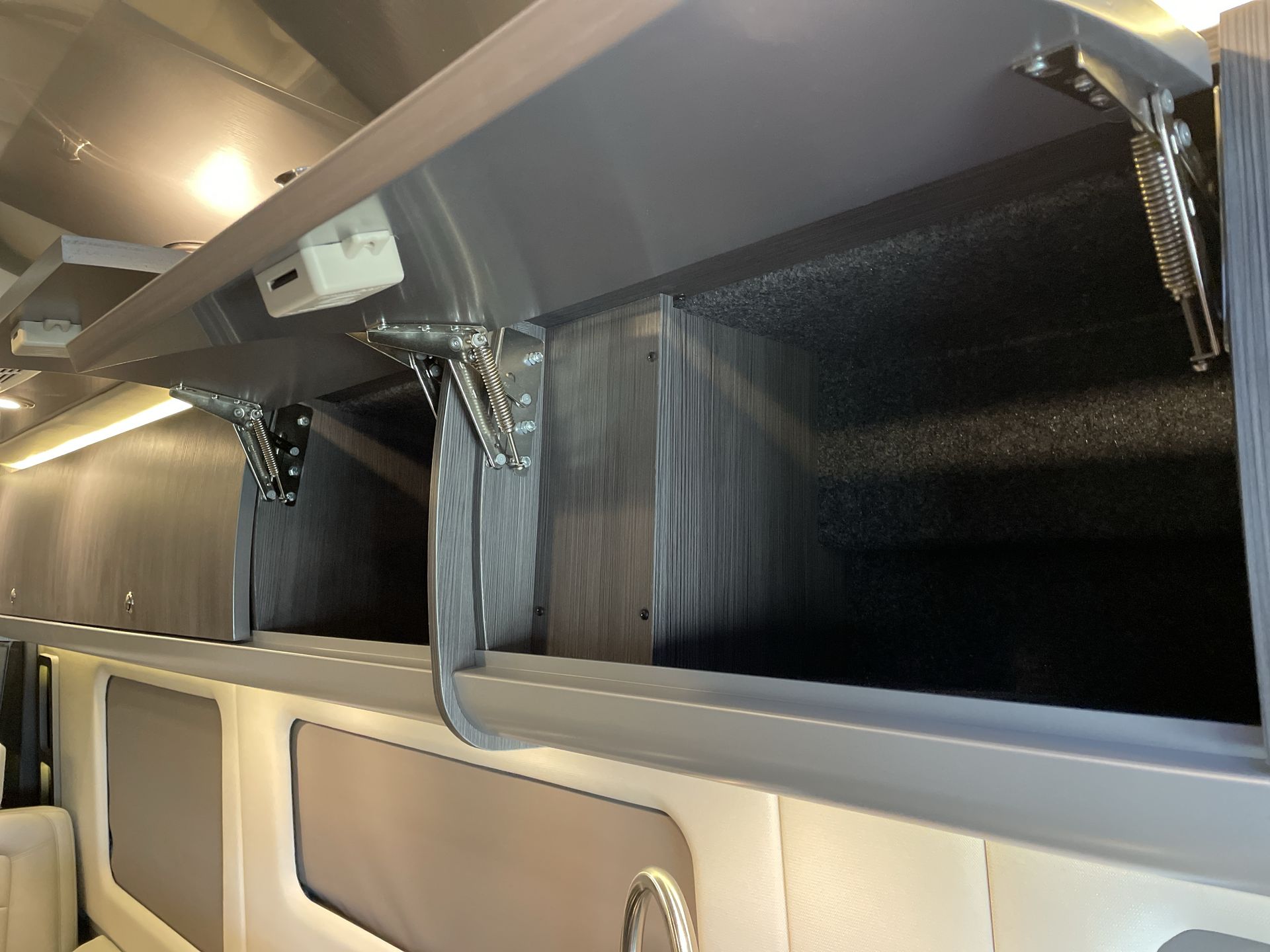 2025 Airstream 24GL Base