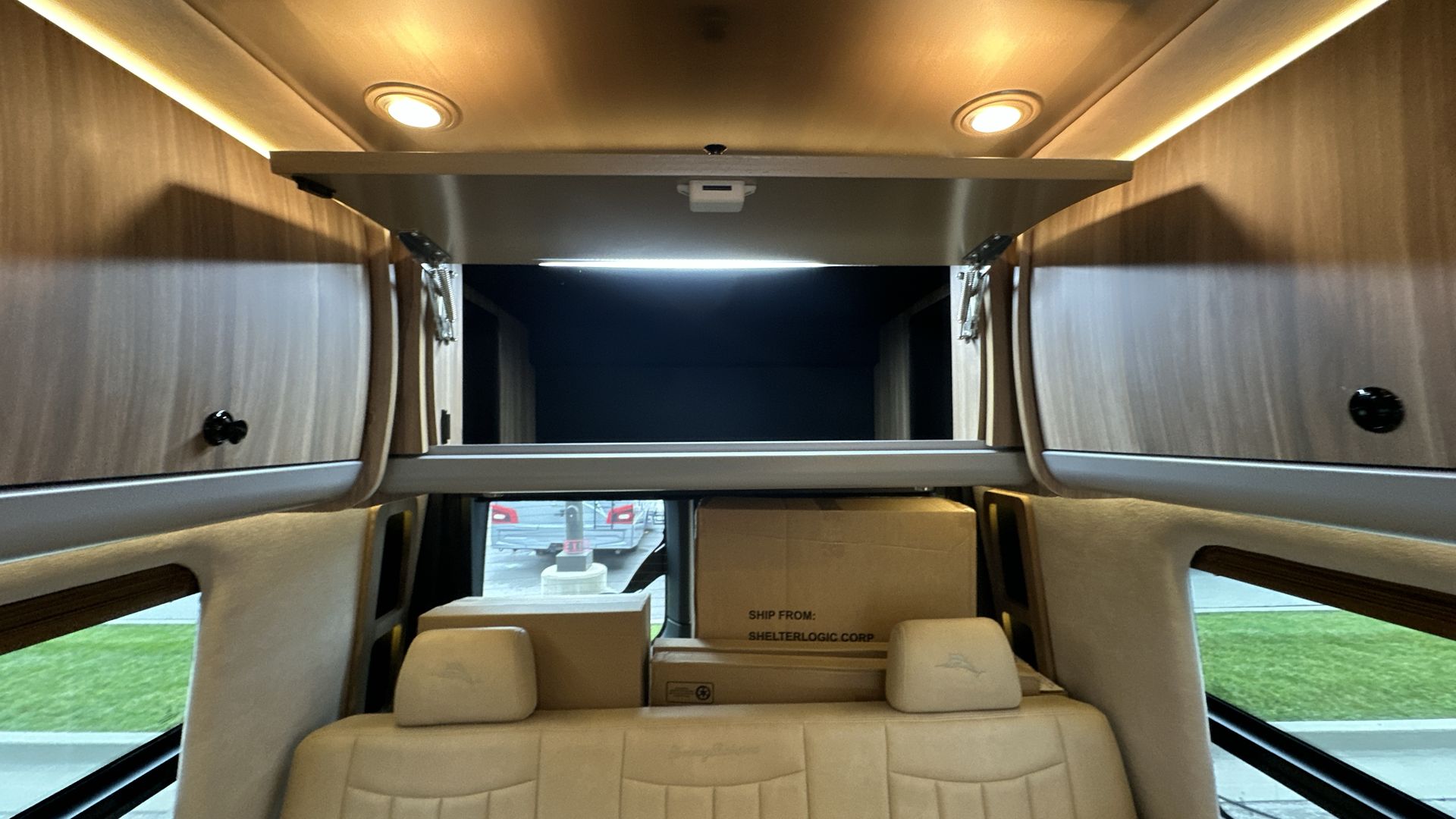 2025 Airstream 24 GL Base