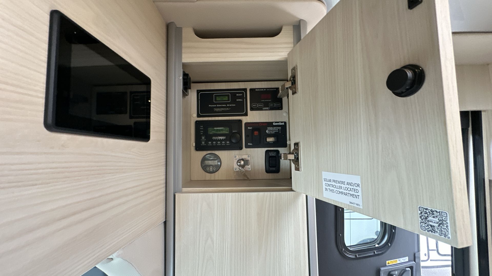 2026 Airstream Murphy Suite Base