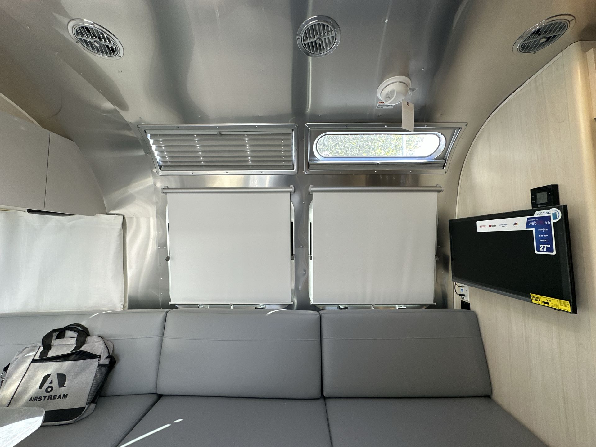 2026 Airstream 25FBQ Base