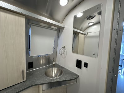 2026 Airstream 25FBQ Base