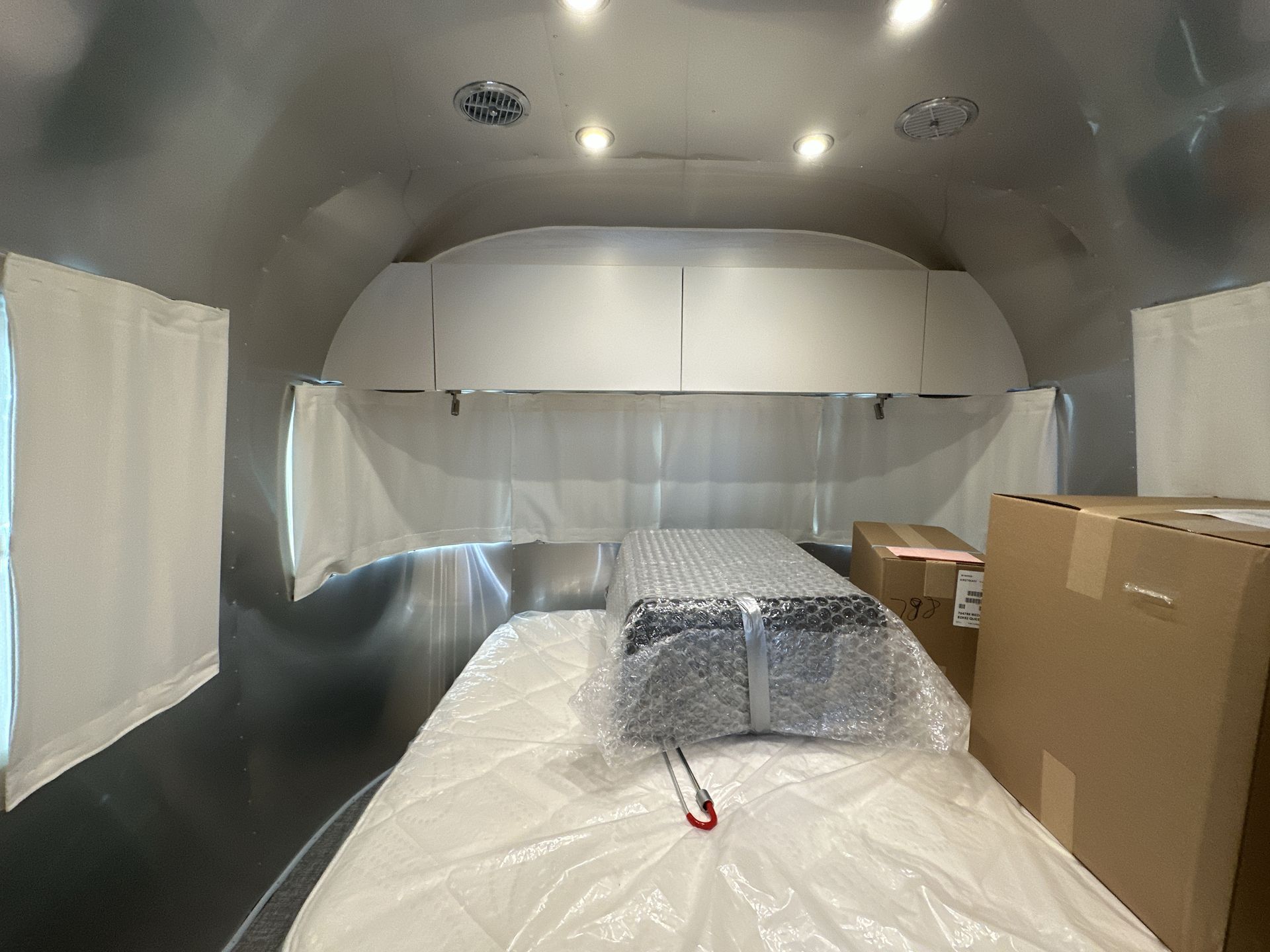 2026 Airstream 25FBQ Base