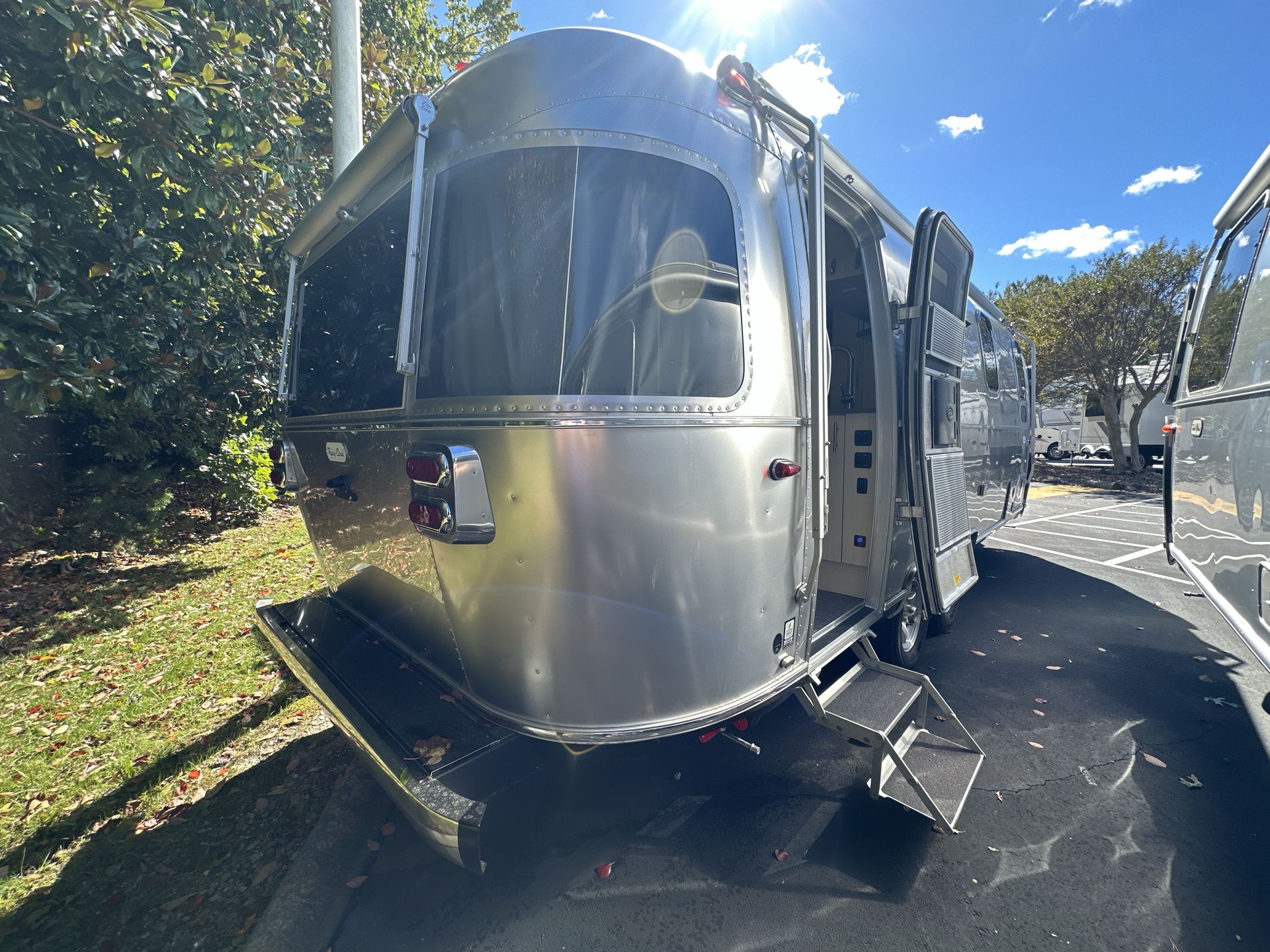 2026 Airstream 25FBQ Base
