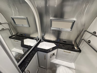 2026 Airstream 28RBT Base