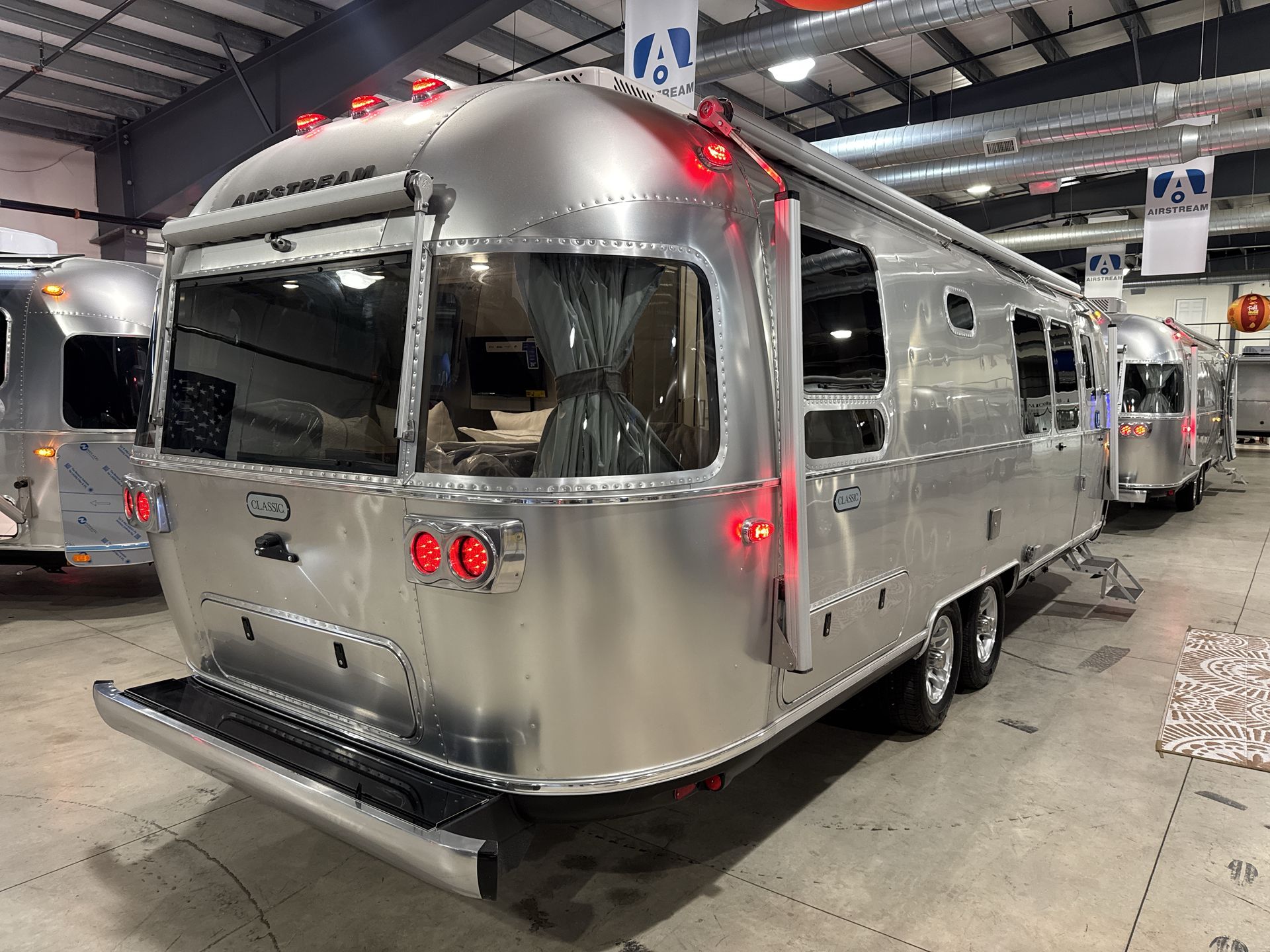 2026 Airstream 28RBT Base