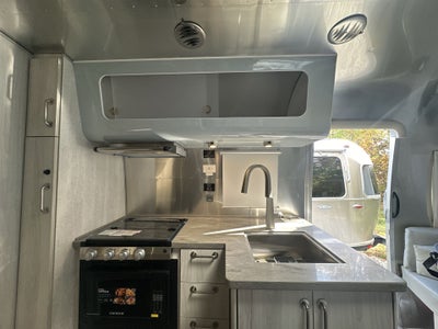 2025 Airstream 25FBQ Base