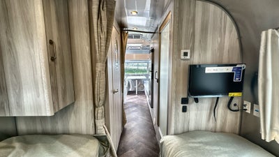 2025 Airstream 25FBT Base