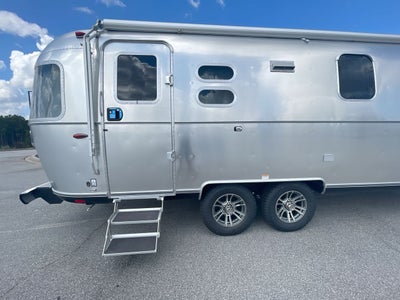 2026 Airstream 25FBQ Base