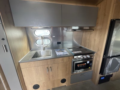 2026 Airstream 23FBT Base