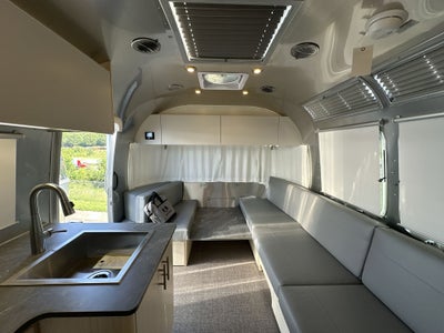 2026 Airstream 27FBQ Base