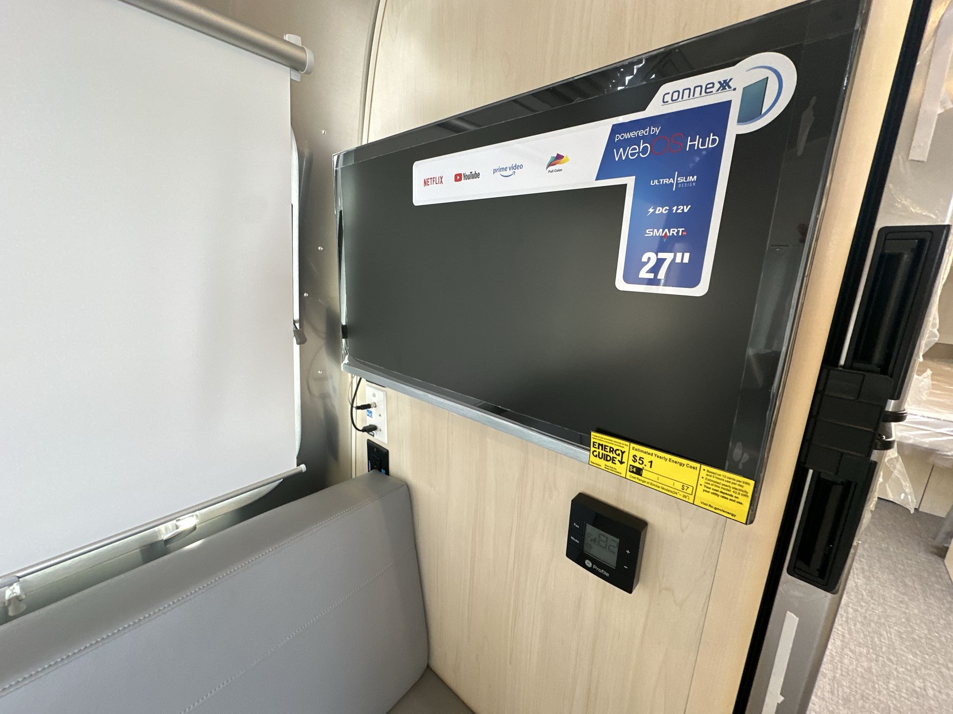 2026 Airstream 27FBQ Base