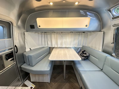 2026 Airstream 27FBT Base