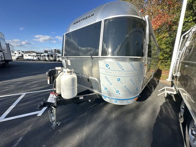 2026 Airstream 27FBT Base
