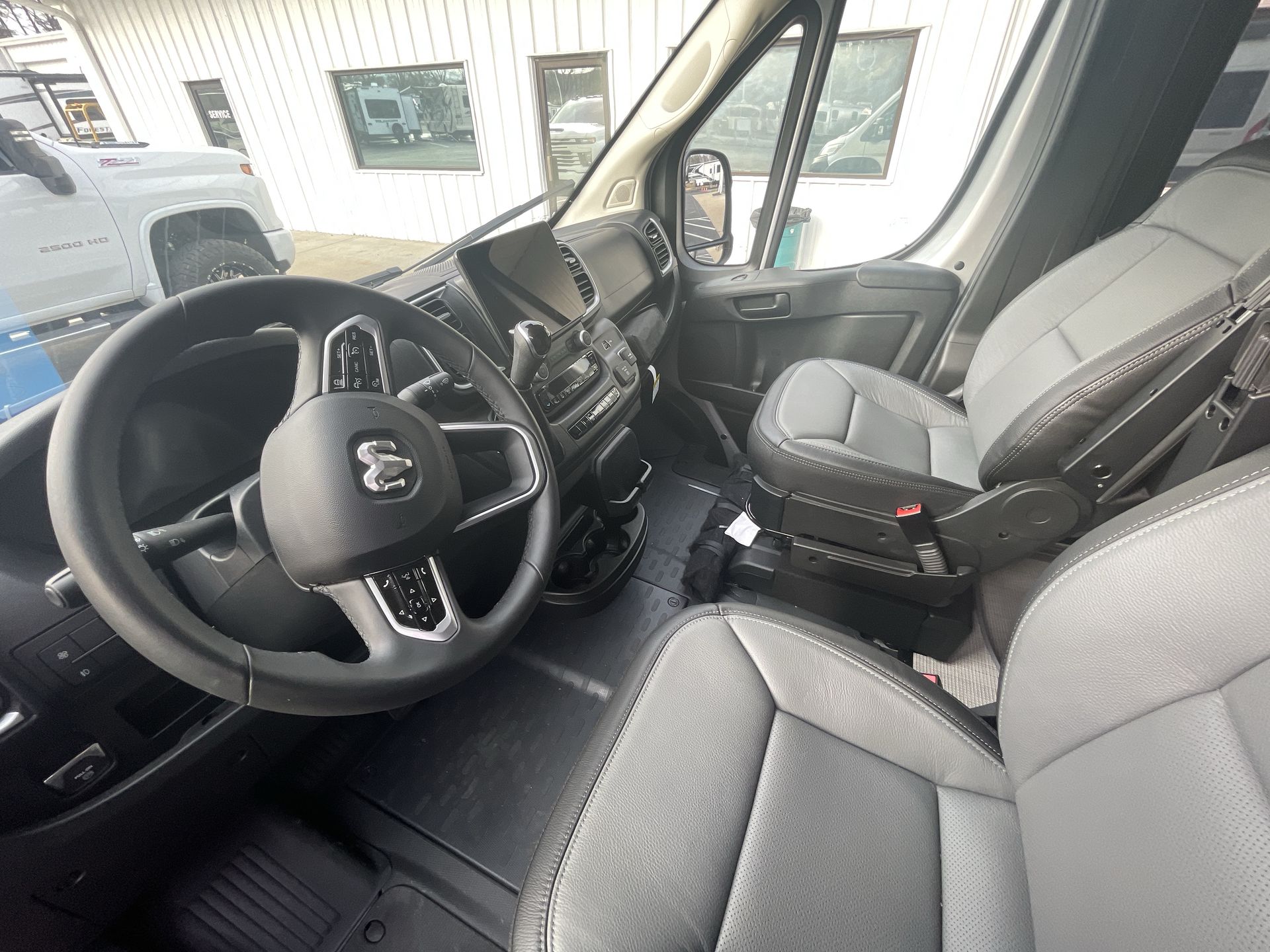 2026 Airstream Rangeline Base