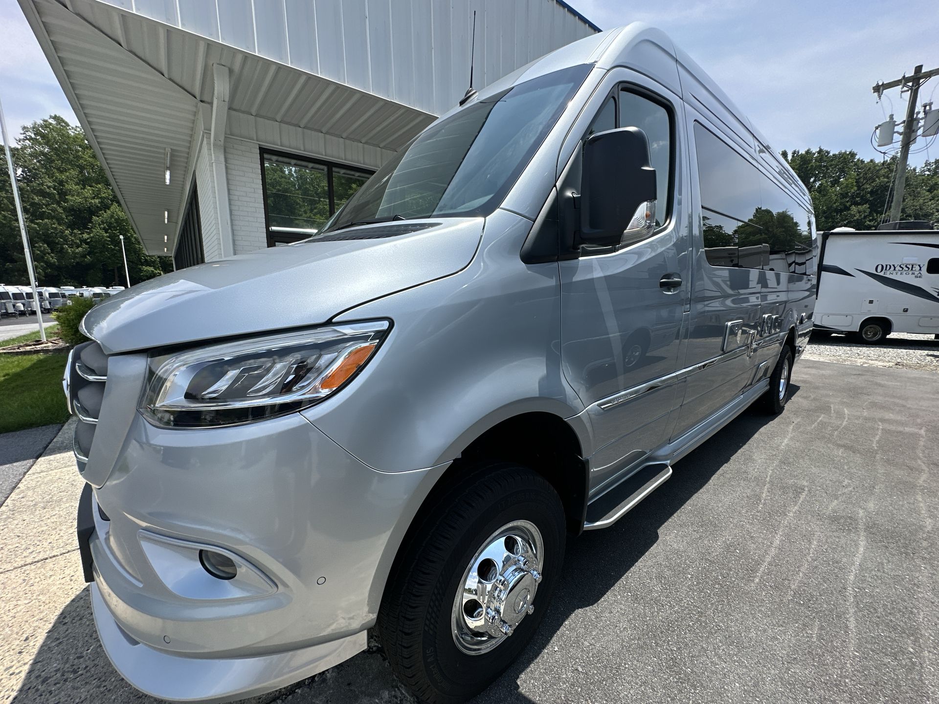 2025 Airstream 24GL Base