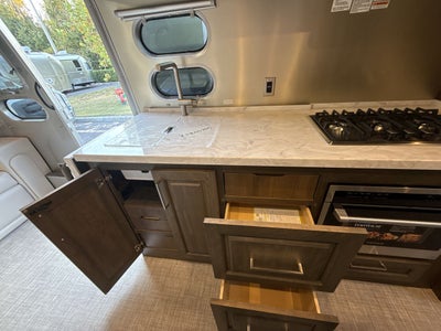 2026 Airstream 30RBQ Base
