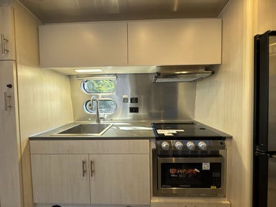 2026 Airstream 23FBT Base