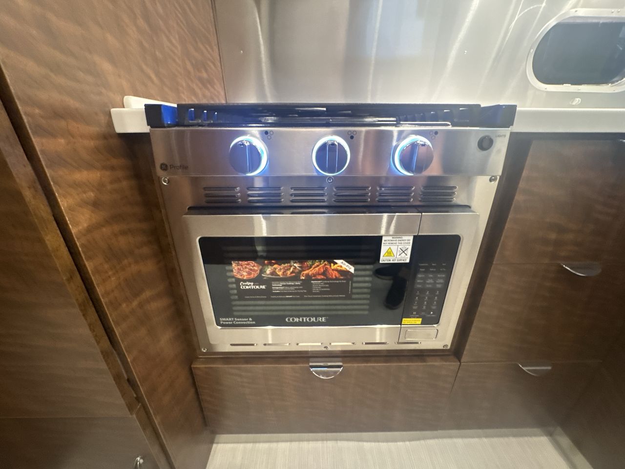 2026 Airstream 27FBQ Base