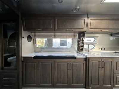 2026 Airstream 33FBT Base