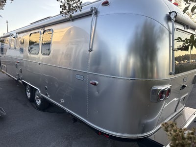 2026 Airstream 33FBT Base