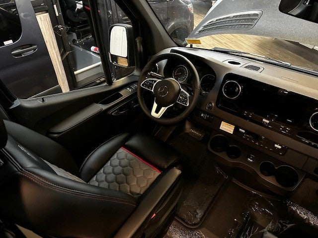 2025 Airstream 19X Base