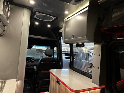 2025 Airstream 19X Base