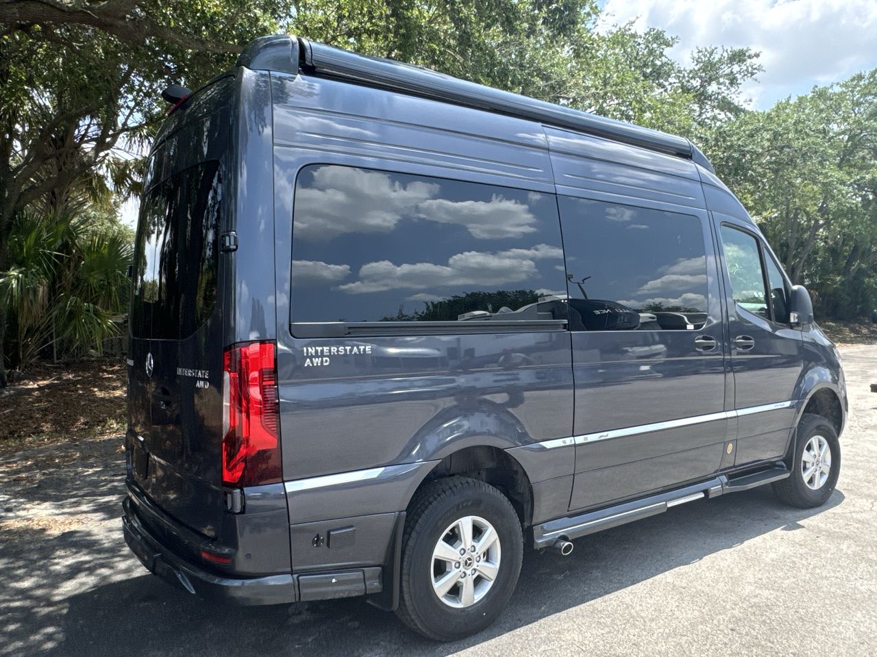 2025 Airstream 19 Base