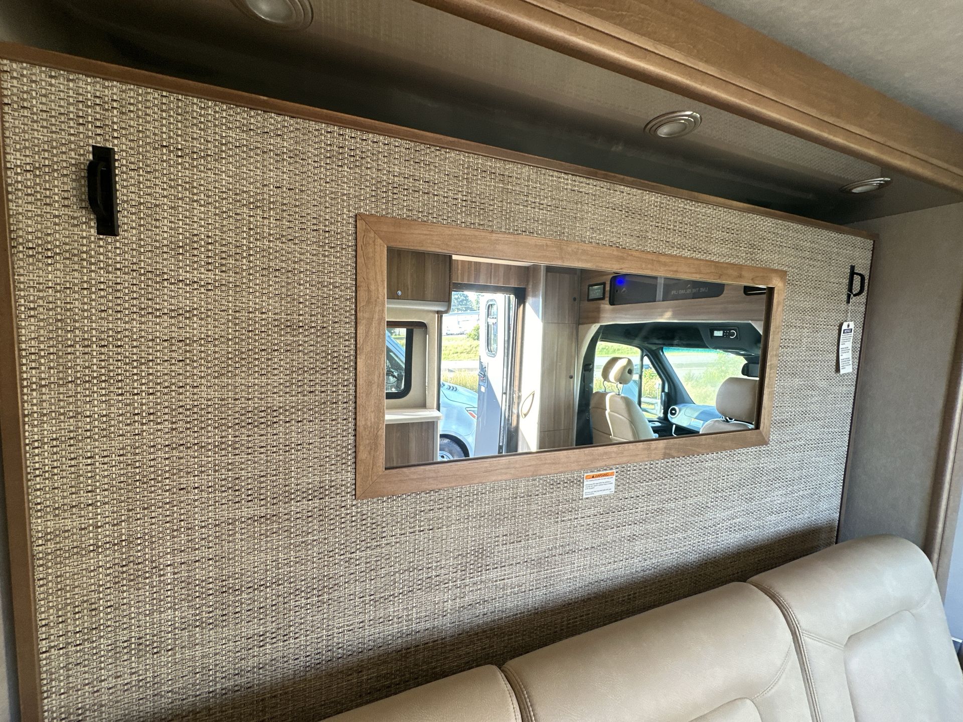 2025 Airstream Murphy Suite Tommy Bahama Base