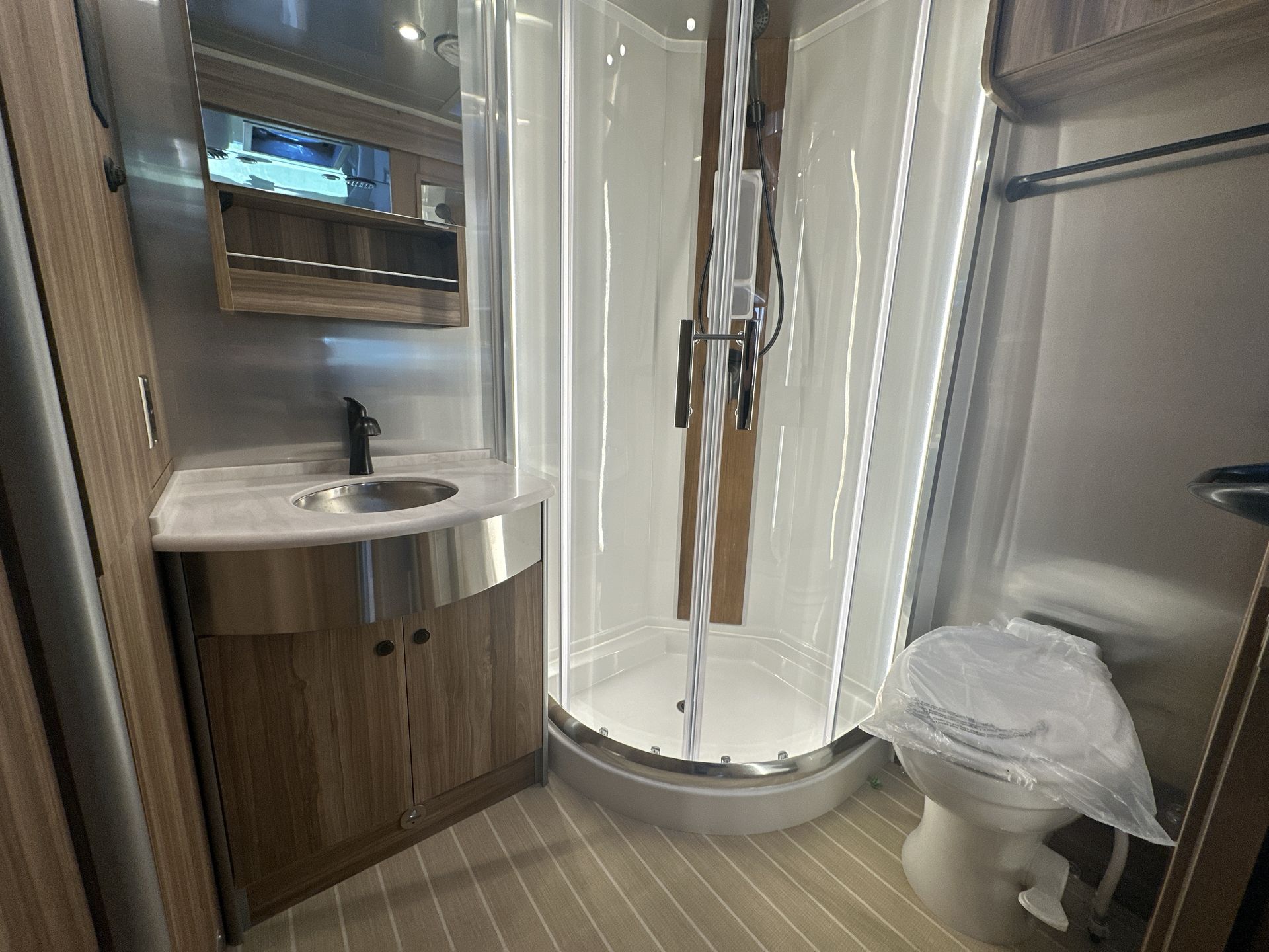 2025 Airstream Murphy Suite Tommy Bahama Base