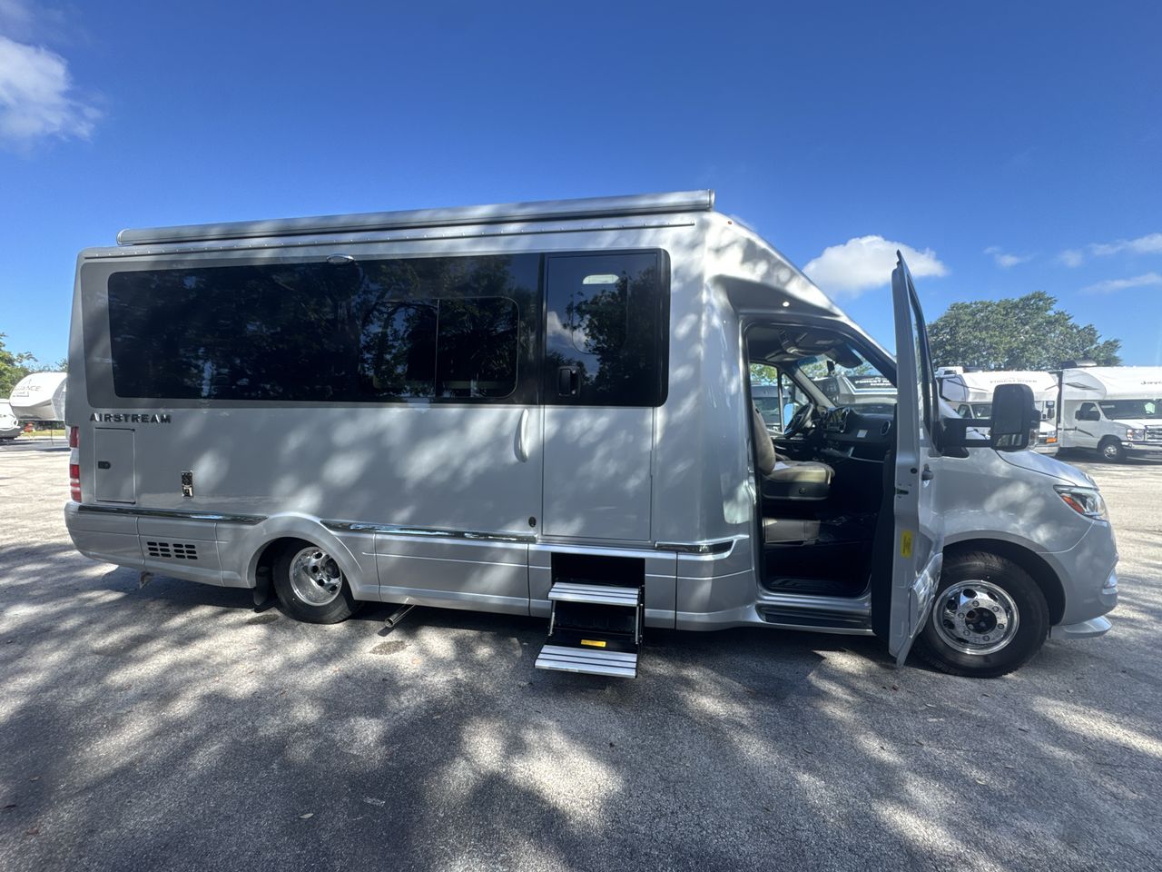 2026 Airstream Murphy Suite Base