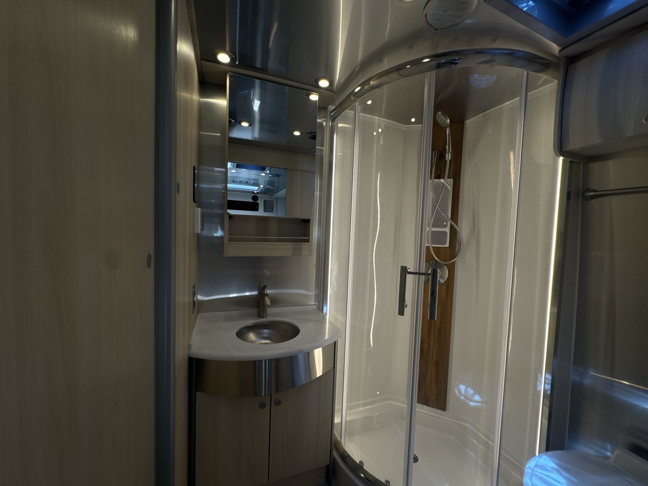 2026 Airstream Murphy Suite Base