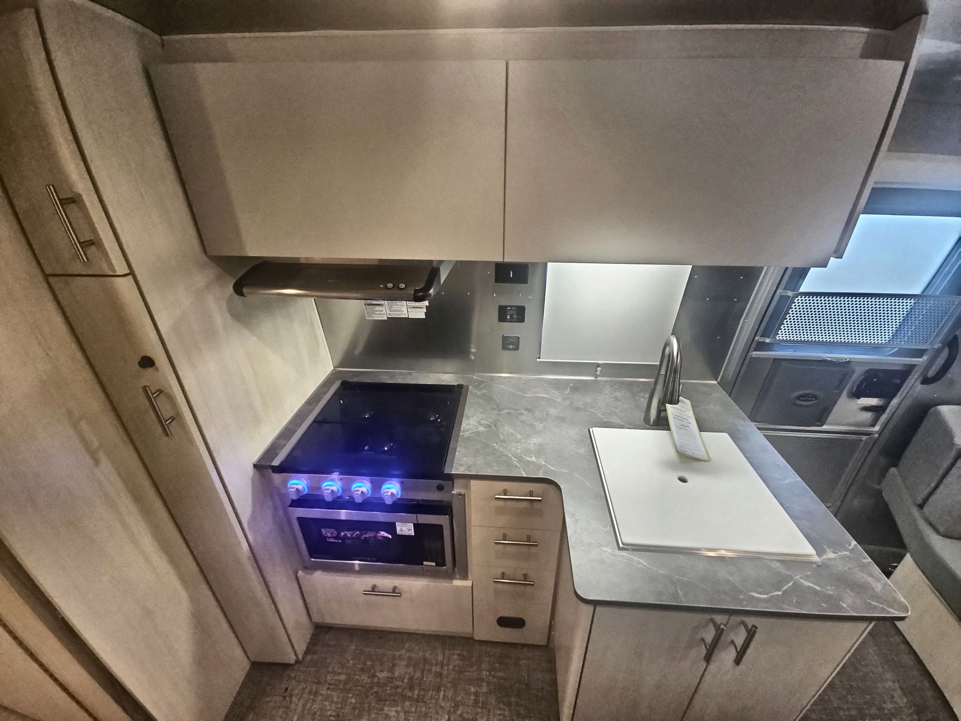 2026 Airstream 25FBT Base