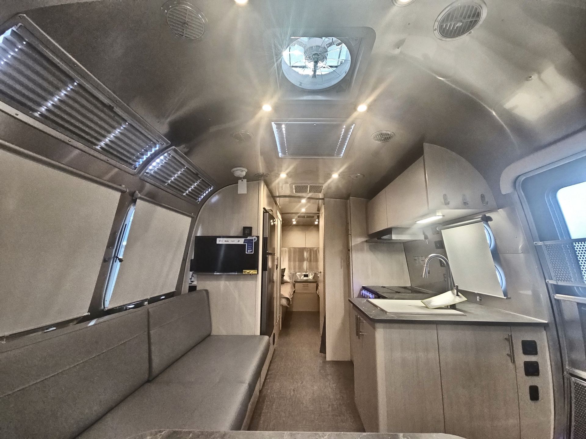 2026 Airstream 25FBT Base