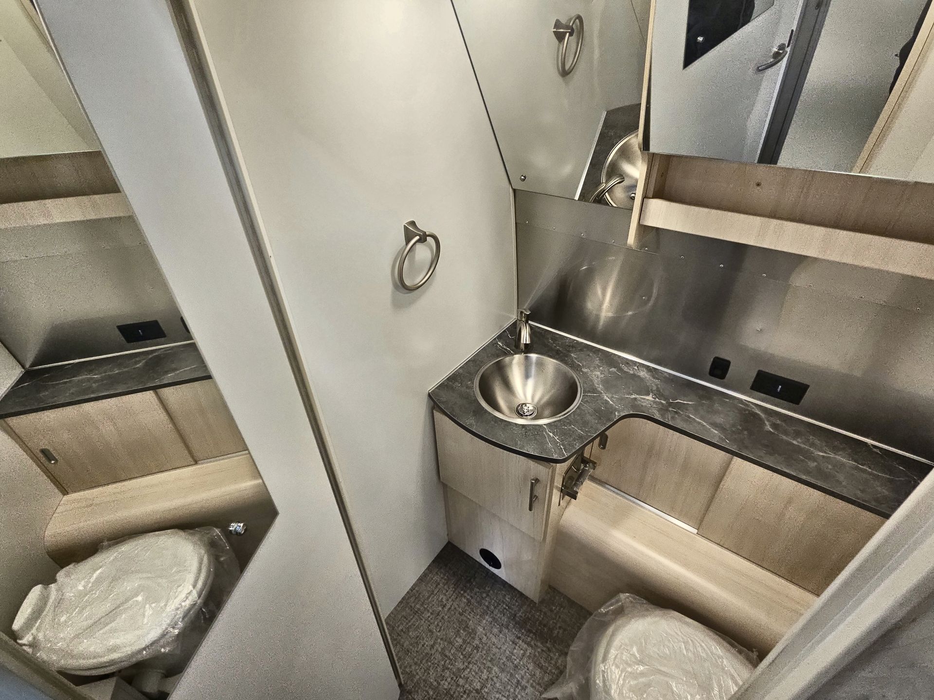 2026 Airstream 28RBT Base