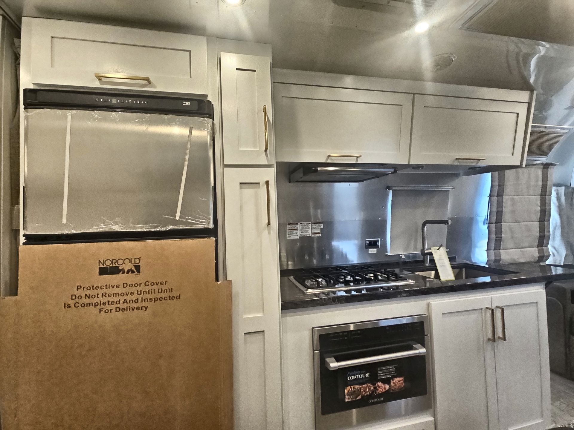 2026 Airstream 28RBQ Base