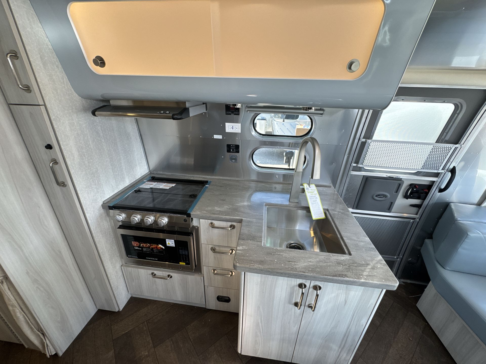 2026 Airstream 25FBQ Base