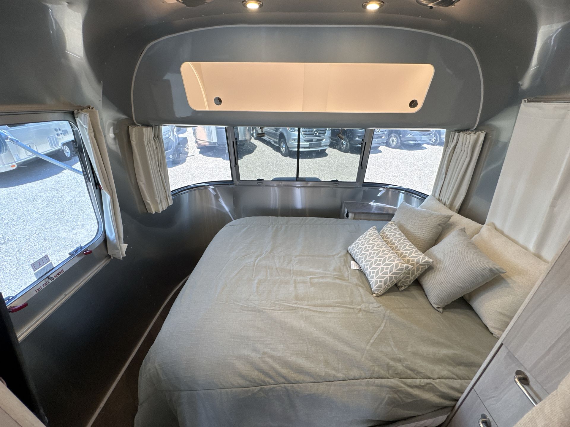 2026 Airstream 25FBQ Base