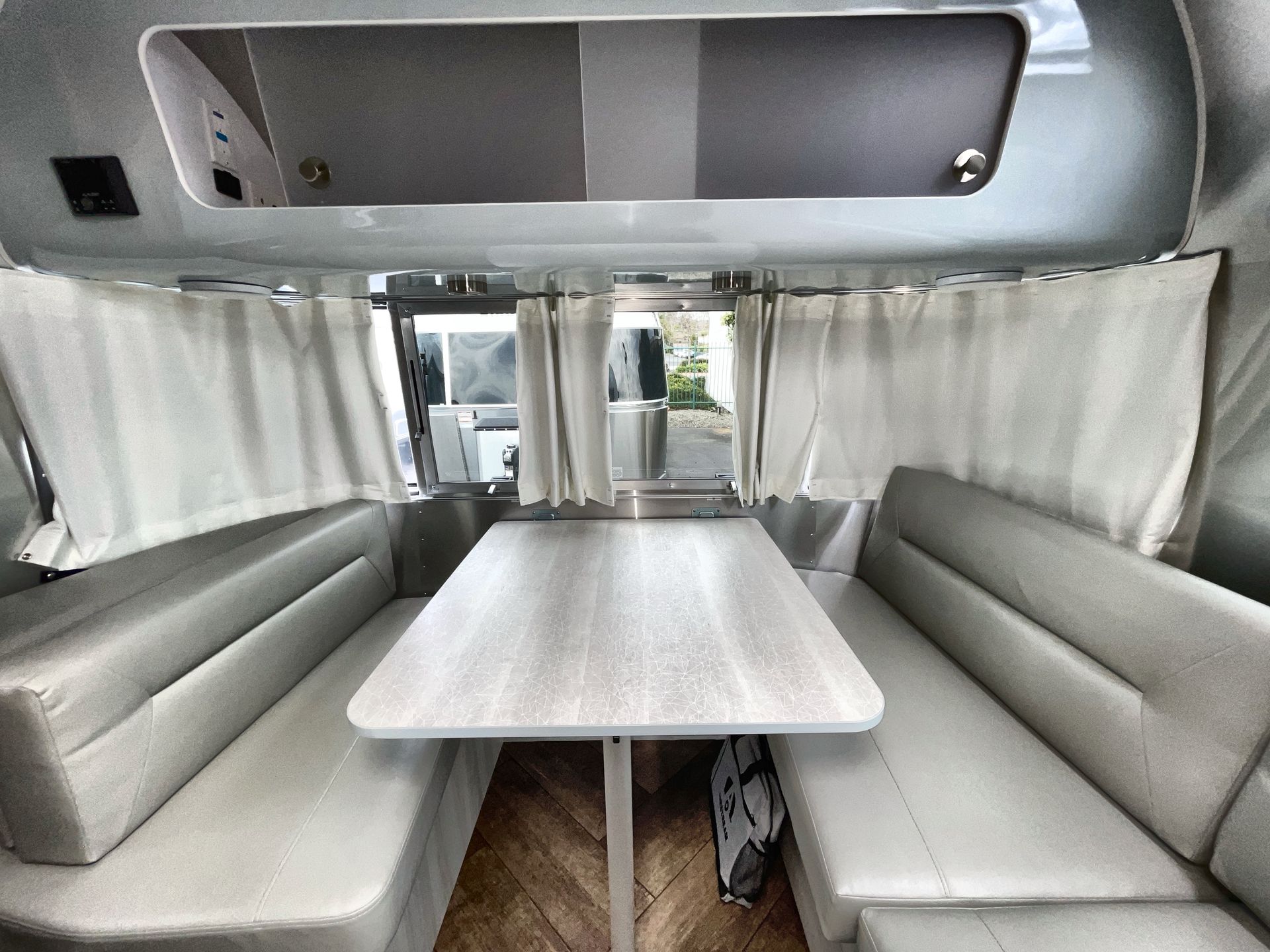 2025 Airstream 25FBT Base