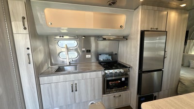 2025 Airstream 23FBT Base