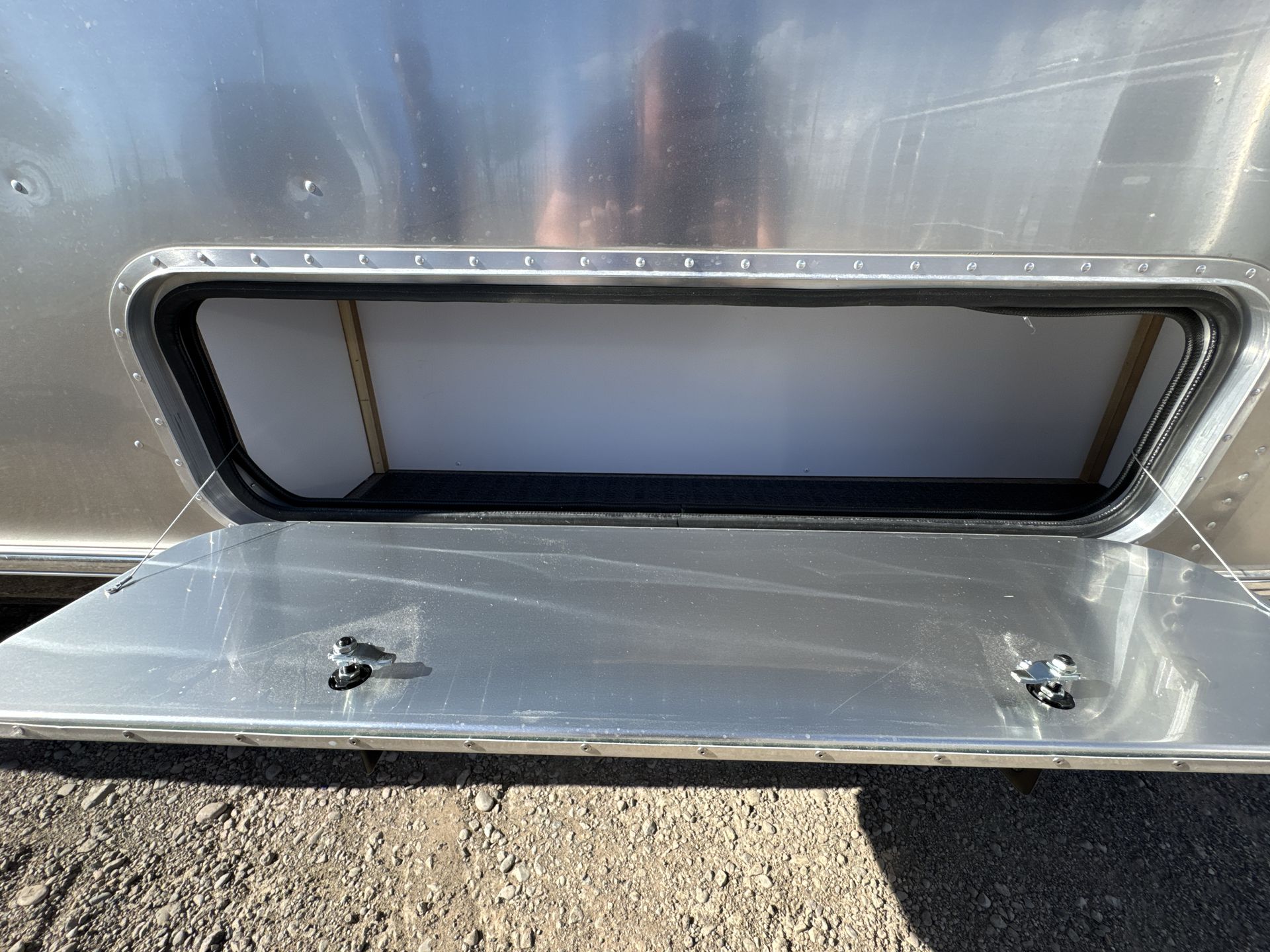 2025 Airstream 27FBT Base