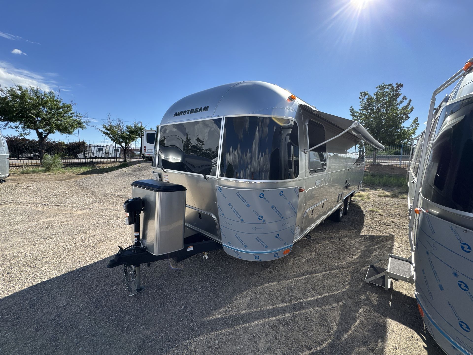 2025 Airstream 27FBT Base