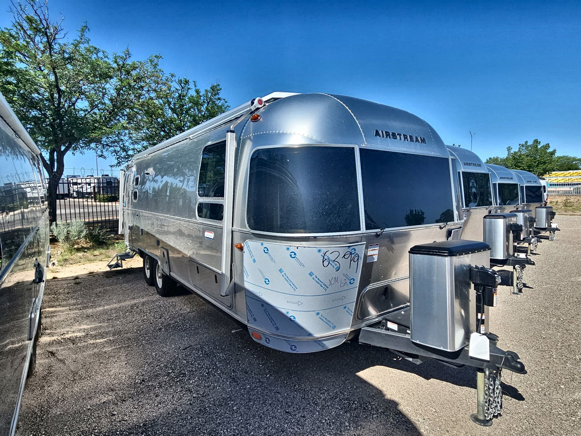 2025 Airstream 27FBT Base