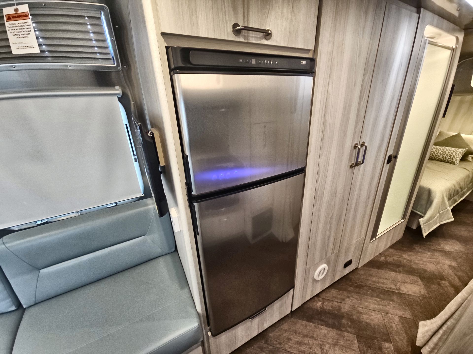 2025 Airstream 27FBT Base
