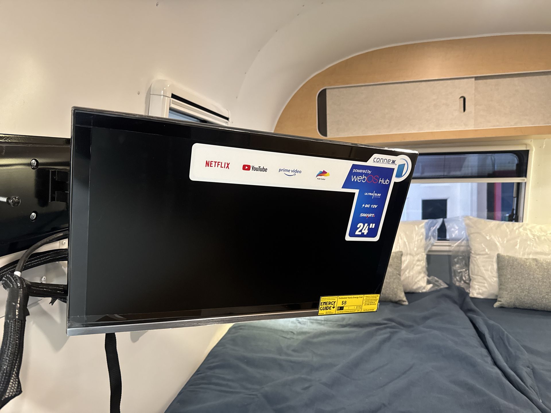 2026 Airstream 22RB Base