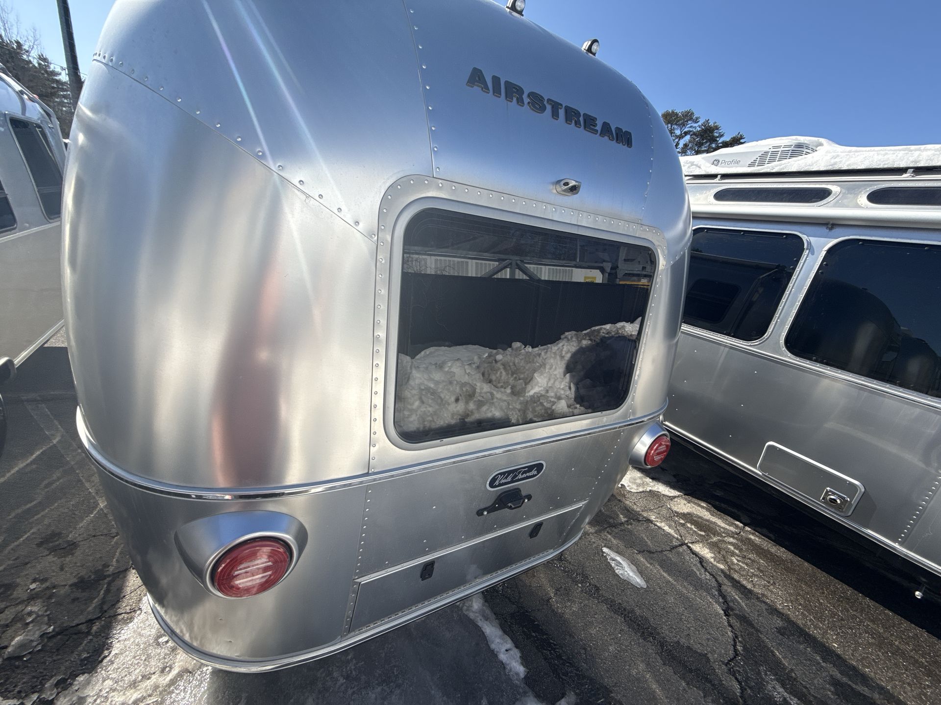 2026 Airstream 22RB Base
