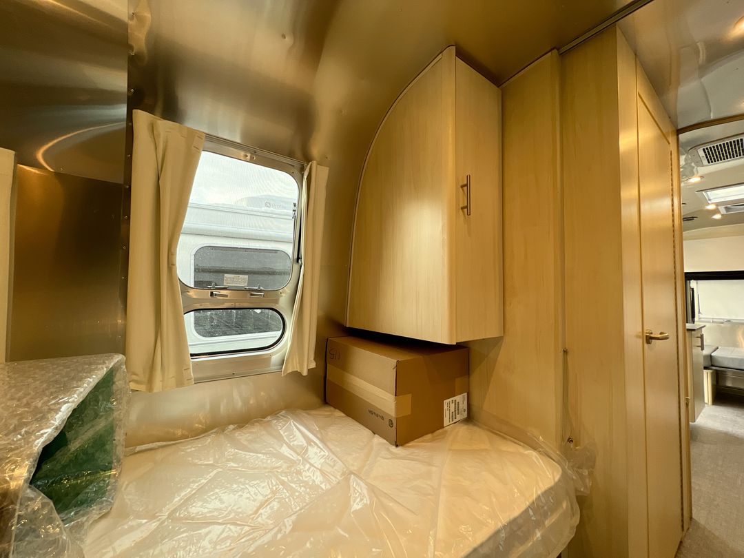 2025 Airstream 25FBT Base