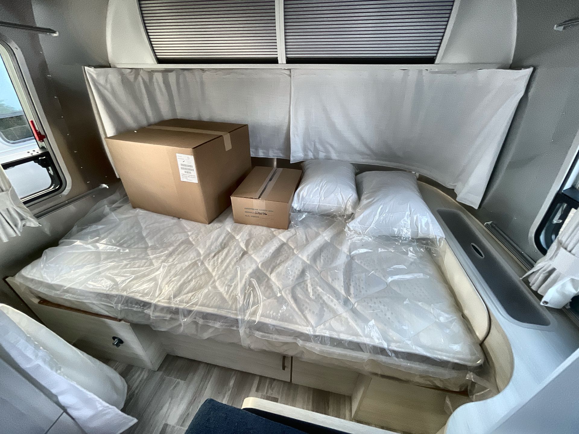 2026 Airstream 22FB Base