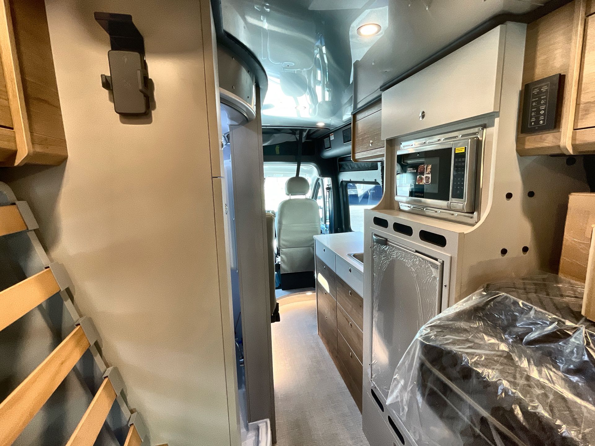 2025 Airstream Rangeline Base